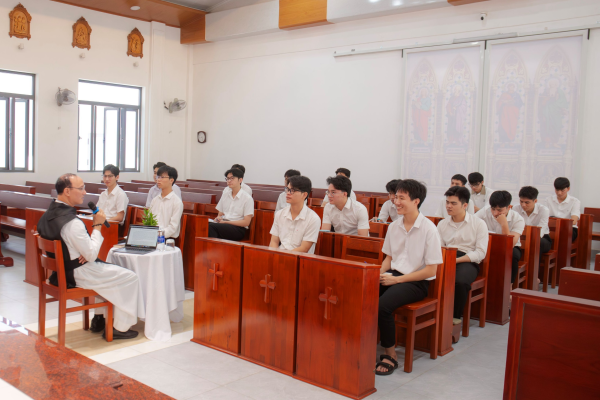 Dự tu Giáo phận Thái Bình – Miền Nam: Tĩnh tâm đầu Mùa Vọng