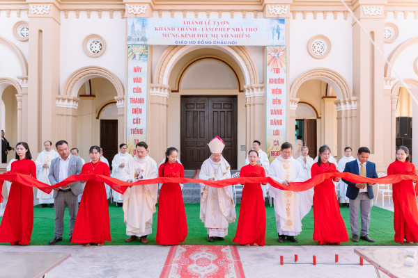 Thánh lễ mừng kính Đức Mẹ Vô Nhiễm Nguyên Tội, tạ ơn khánh thành và làm phép Nhà thờ Giáo họ Đồng Châu Nội – Giáo xứ Bạch Long