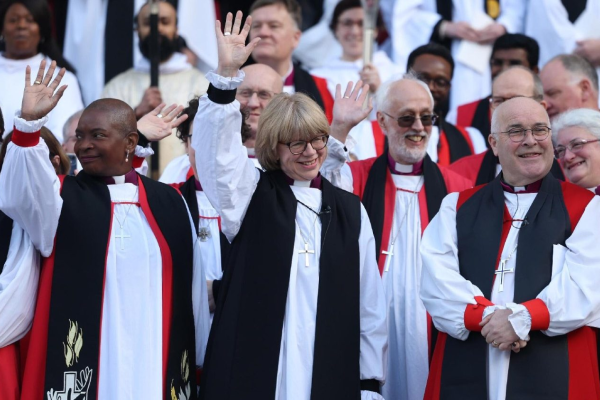 Khoảng 700 giáo sĩ Anh Giáo đã gia nhập Công Giáo