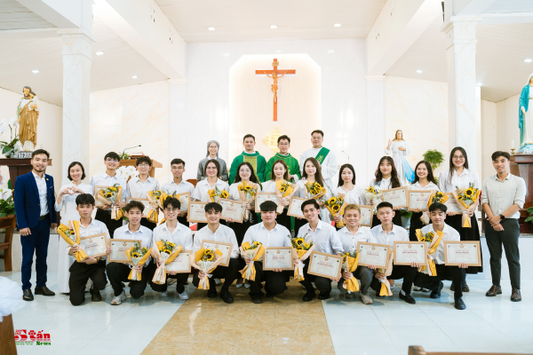 Nhóm Sinh viên Công Giáo Thái Bình-Hà Nội: Lễ Bế Giảng năm học 2023 - 2024
