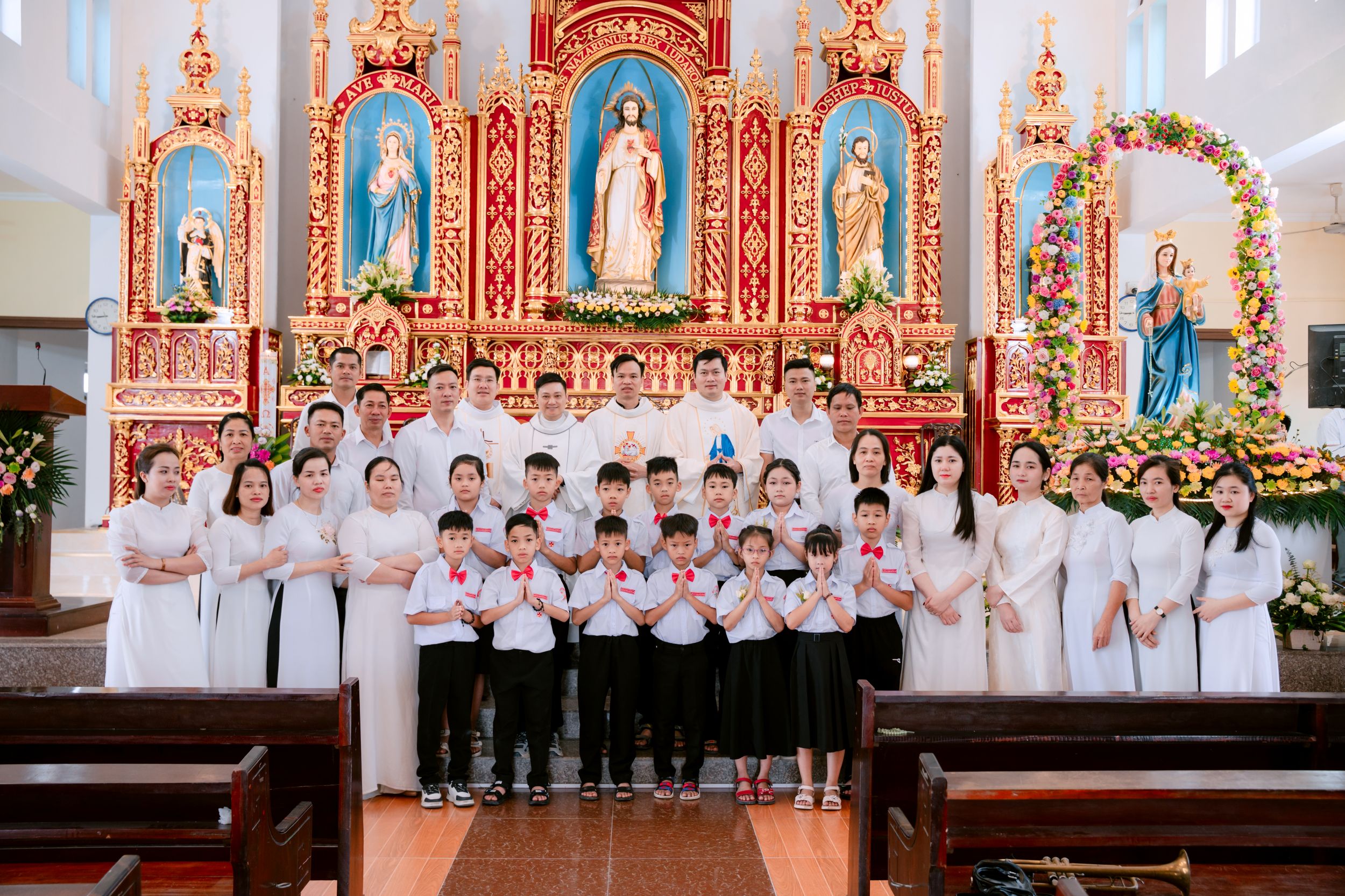 Giáo xứ An Thái – Niềm vui hồng ân 4 trong 1