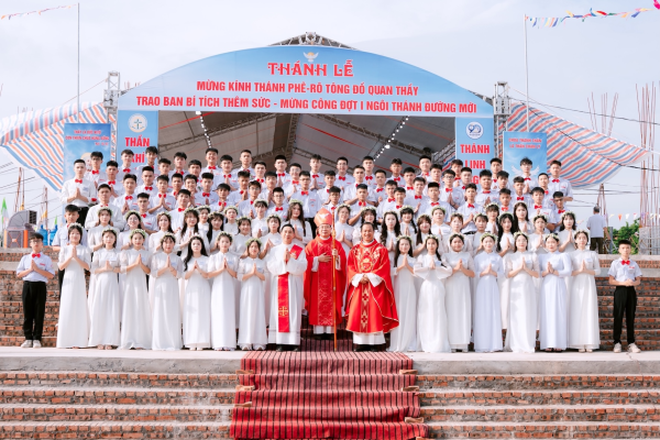 Giáo xứ Đức Ninh: Thánh lễ tạ ơn với ba niềm vui lớn