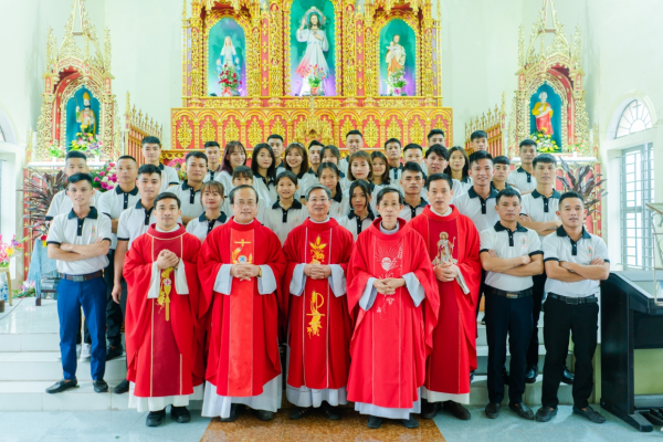 Giới trẻ Giáo họ Bình Minh mừng kính Thánh Quan Thầy Giu-đa Tông Đồ