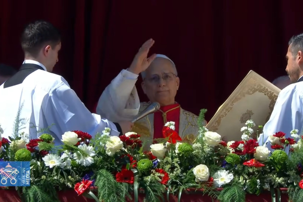 Sứ điệp Urbi et Orbi (5/4): Sức mạnh của Đức Kitô phục sinh hoàn toàn phi bạo lực