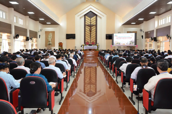 Đại hội Giáo lý toàn quốc lần thứ VII ngày thứ II - Huấn giáo và khai tâm nhiệm hiệp