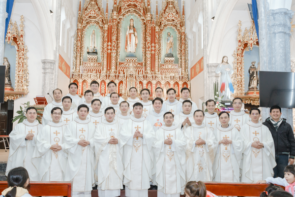 Thánh lễ tạ ơn kỷ niệm ngày thụ phong linh mục của quý cha khóa 2011-2019 tại Gx. Phương Quan