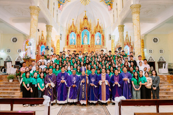 Nhóm Sinh viên Công Giáo Liên Địa phận tại Thái Bình mừng 25 năm hồng ân