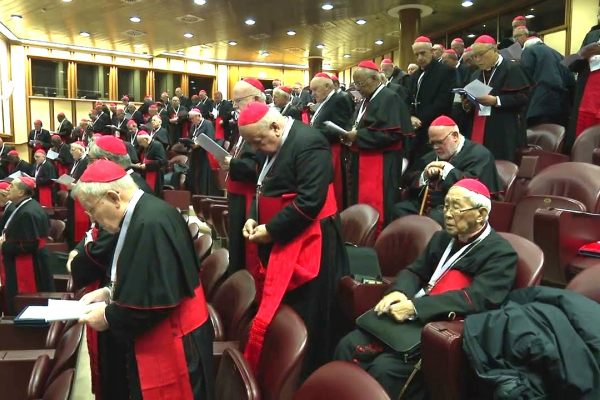 Kết thúc phiên họp cuối cùng của Công nghị hồng y đầu tiên