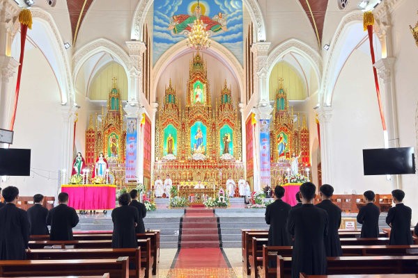 Chủng sinh Khóa VII - Đại Chủng viện Thánh Tâm Thái Bình: Hành hương và tĩnh tâm tháng 4/2026