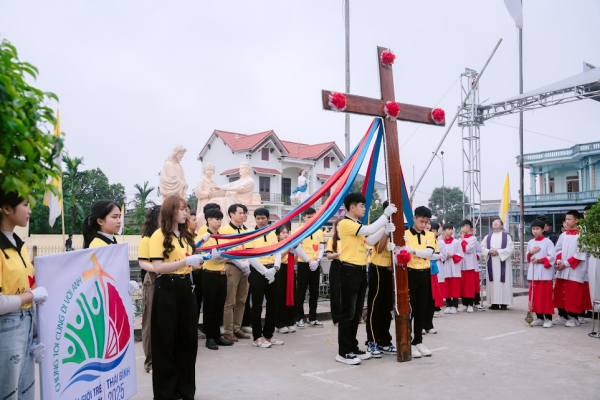 Giới trẻ Giáo hạt Đông Hưng: “Cùng nhau bước đi trong hy vọng”