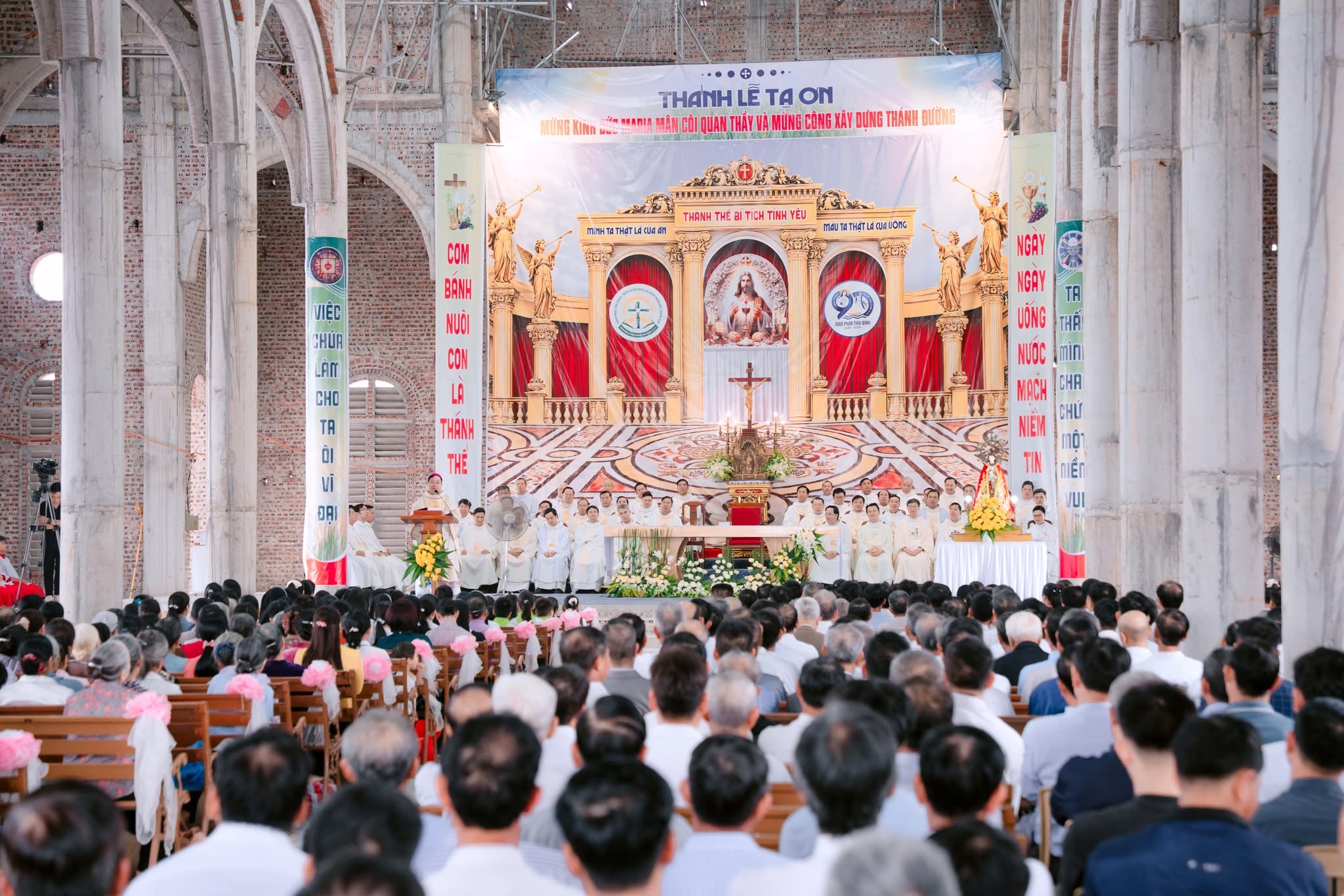 Giáo xứ Phương Xá: Hồng ân ngày lễ Quan Thầy và mừng công xây dựng ngôi Thánh Đường Giáo xứ