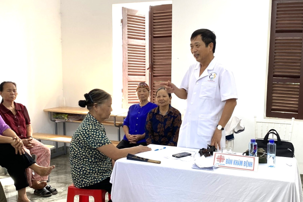 Caritas Thái Bình: Khám Bệnh, Tư Vấn Sức Khỏe và Trao Tặng Thuốc tại Giáo xứ Nam Lỗ