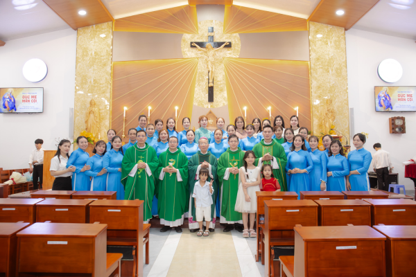Hội Con Đức Mẹ Đồng hương Giáo phận Thái Bình – Miền Nam mừng lễ Bổn mạng kính Đức Mẹ Mân Côi