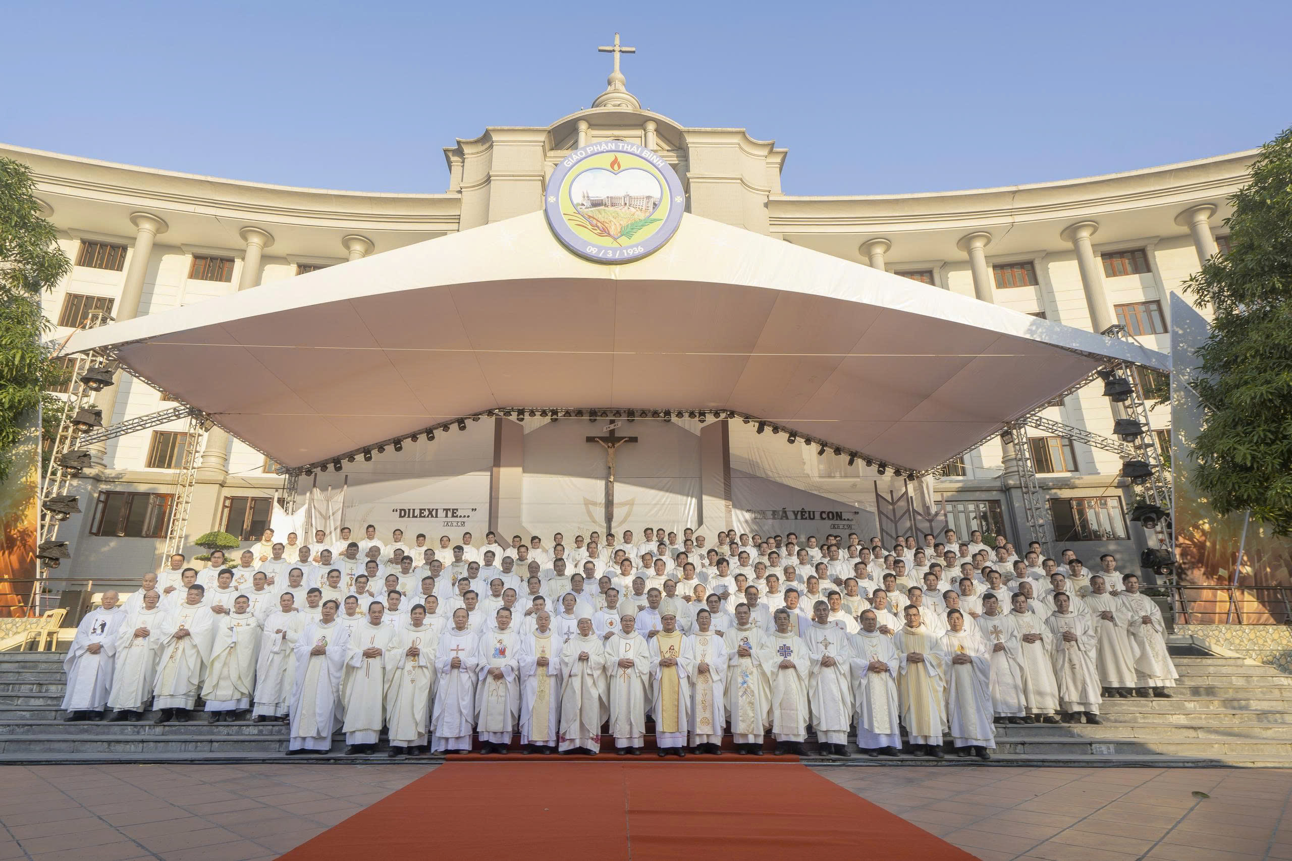 Linh mục đoàn Giáo phận Thái Bình - Tuần tĩnh tâm năm 2025: “Thiên Chức - Thánh Chức, Nhiệt Thành - Trung Thành”
