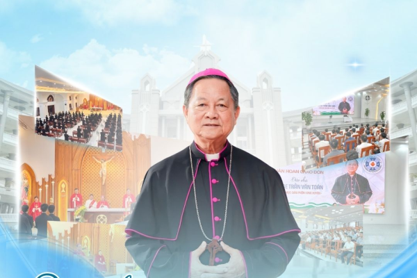 Đức cha Giuse Trần Văn Toản thăm Đại Chủng viện Thánh Tâm Thái Bình