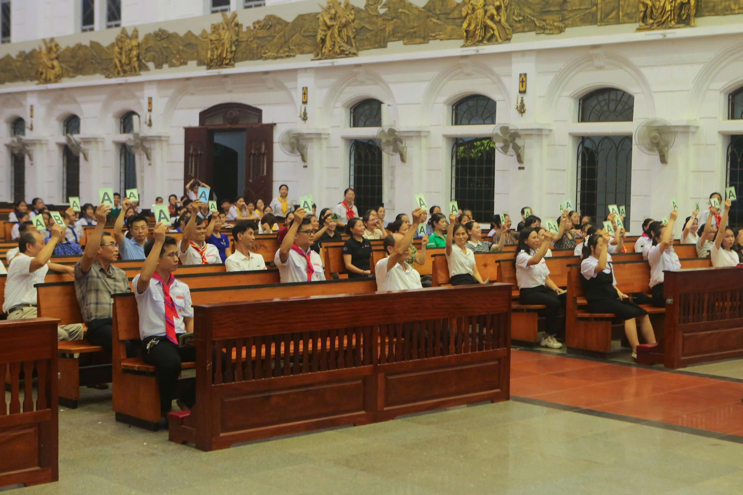 Giáo xứ Chính Tòa Thái Bình hăng say học hỏi Tin Mừng theo Thánh Lu-ca