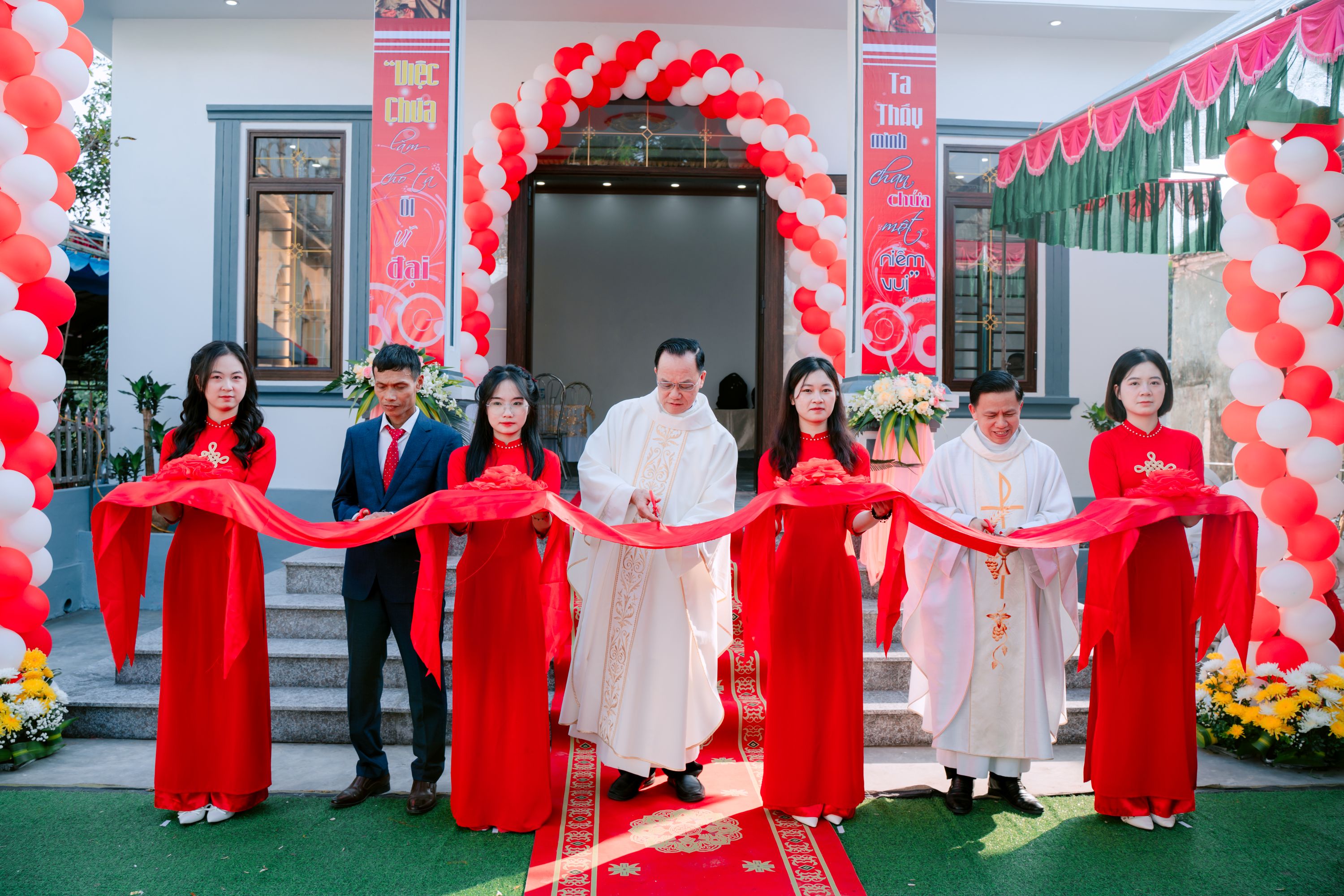 Giáo họ Sổ Làng: Khúc ca tạ ơn trong ngày khánh thành ngôi nhà mục vụ