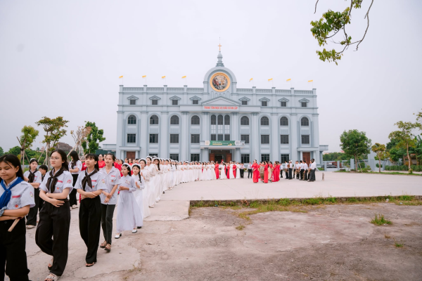 Thánh lễ ban Bí Tích Thêm Sức tại Giáo xứ An Lập