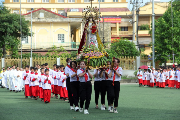 GP Thái Bình: ĐH TNTT, ngày Lễ sinh & Ơn gọi, Bế mạc Tháng hoa kính Đức Mẹ