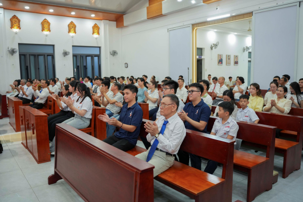 Đồng hương Giáo xứ Hữu Tiệm tại miền Nam mừng lễ Bổn mạng
