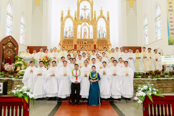 Tân Linh mục Giuse Trương Văn Tân, OP. dâng Thánh lễ tạ ơn tại quê hương Giáo xứ Chính Toà Thái Bình