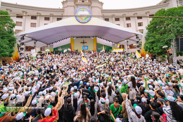 “Chúng tôi cùng đi với anh” –  Những rung động từ trái tim một người trẻ tìm kiếm Đức Ki-tô