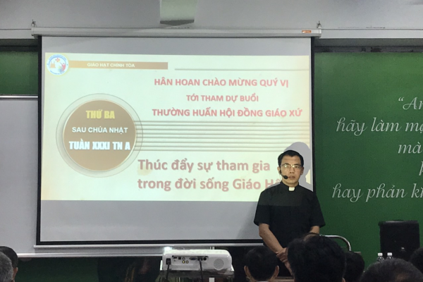 Thường huấn Hội Đồng Giáo Xứ Giáo hạt Chính Tòa với chủ đề: “Thúc đẩy sự tham gia đời sống Giáo Hội”