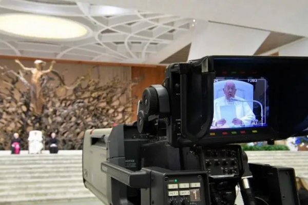 Bộ Trưởng Bộ Truyền Thông Vatican: Truyền Thông Công Giáo Phải Tạo Nên Hiệp Thông Và Mang Lại Hy Vọng