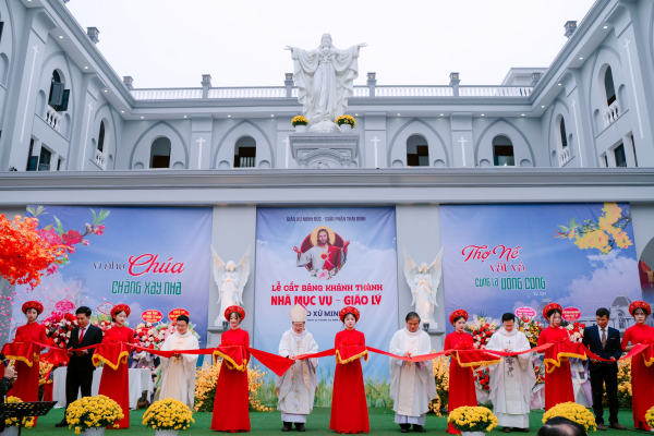 Giáo xứ Minh Đức: Thánh lễ Tạ ơn và Khánh thành Nhà Mục vụ mới