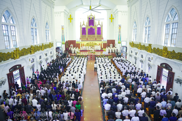 Giáo phận Thái Bình - Thánh lễ Truyền Dầu năm 2024