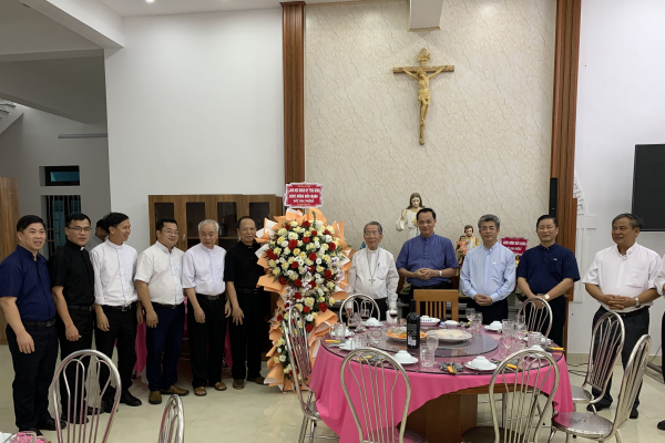 Giáo phận Thái Bình chúc mừng Đức Cha Phê-rô nhân ngày lễ Bổn Mạng