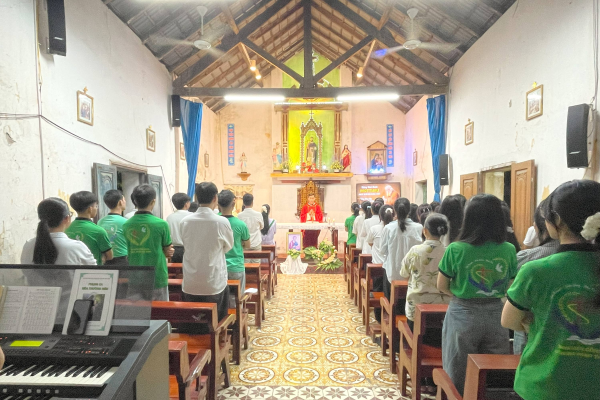 Nhóm Sinh viên Công giáo Liên Địa phận Thái Bình mừng lễ kính Thánh Mat-thêu Tông đồ - Quan thầy Sinh viên Công giáo trường Đại học Thái Bình