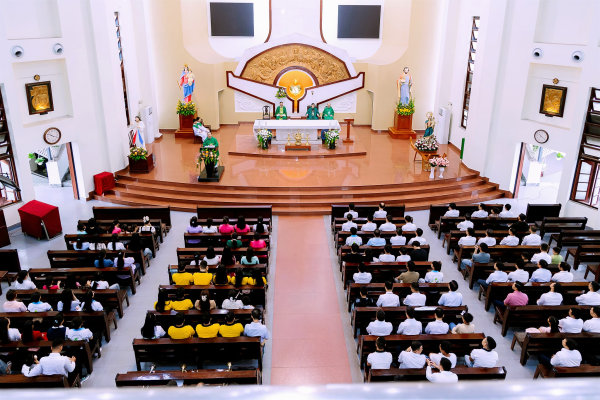 Đồng hương Giáo xứ Hữu Vy-Miền Nam – mừng lễ Bổn mạng kính Đức Mẹ Mân Côi