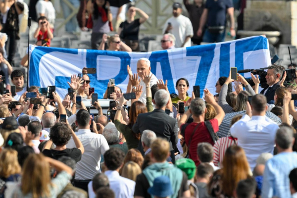 Đức Thánh Cha: Giáo dục Kitô giáo phải khởi đi từ nội tâm, hiệp nhất, tình yêu và niềm vui